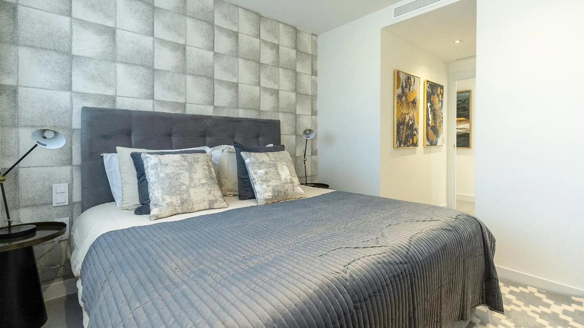 Oasis 325 Penthouse Apartment Estepona